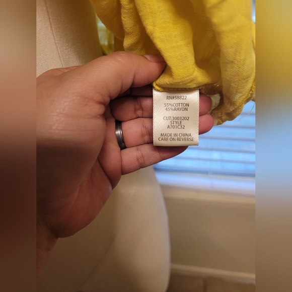 NWT Max Studio Yellow blouse with tie in front - Picture 5 of 9